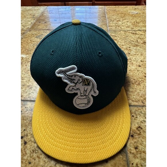 Oakland A's Hat Cap New Era Size 7 5/8Fitted Green Elephant Logo 59Fifty EUC - Picture 1 of 4